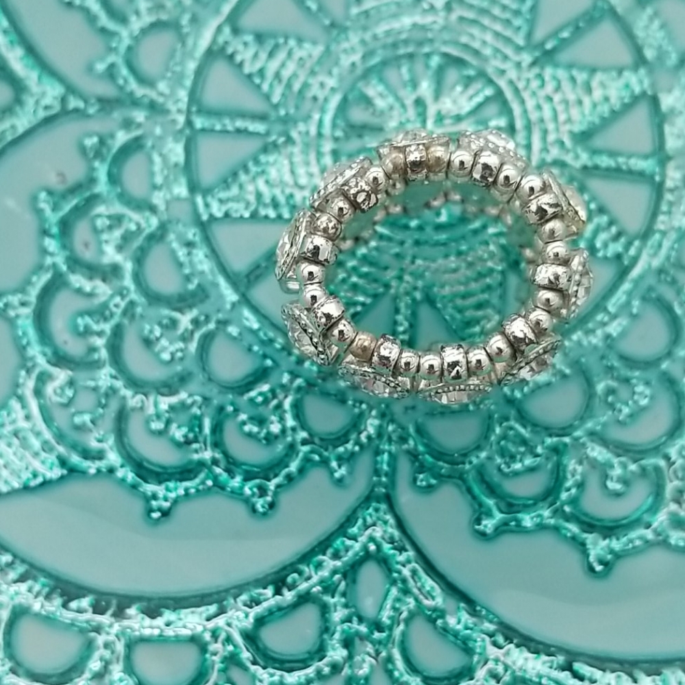 Rhinestone ring - Picture 2 of 3